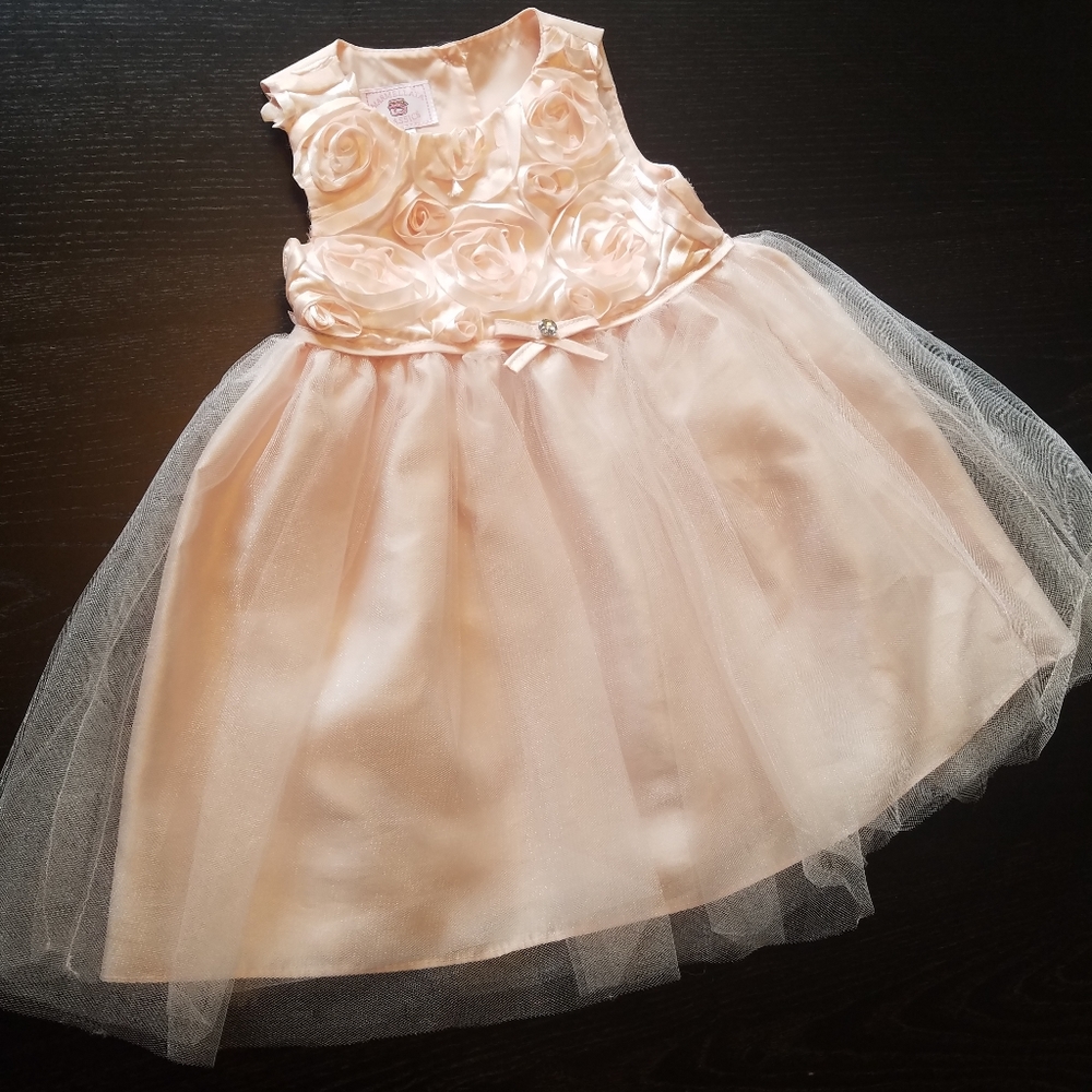 Sleeveless baby dress